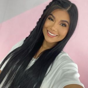 Meet your Posher, Cynthia